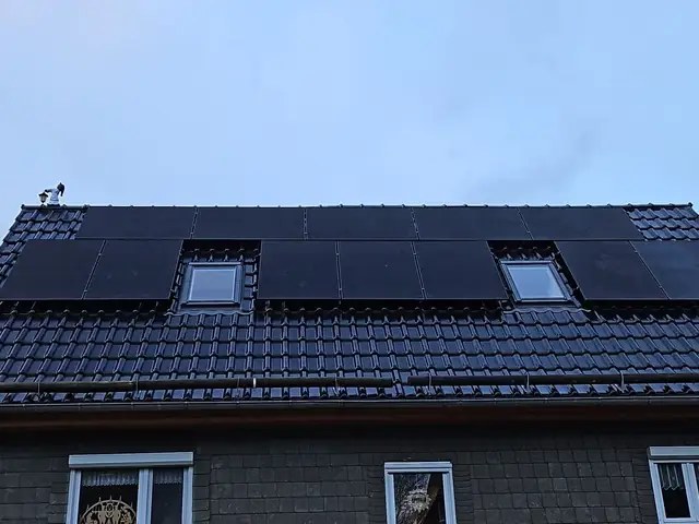 Fertig montierte PV-Anlage.