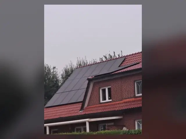 Fertig montierte PV-Anlage.